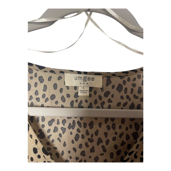 Umgee Leopard Print V Neck Babydoll Large Blouse - Picture 5 of 6